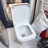 Раскладной диван, тумба с раковиной, зеркальный шкаф, унитаз 8