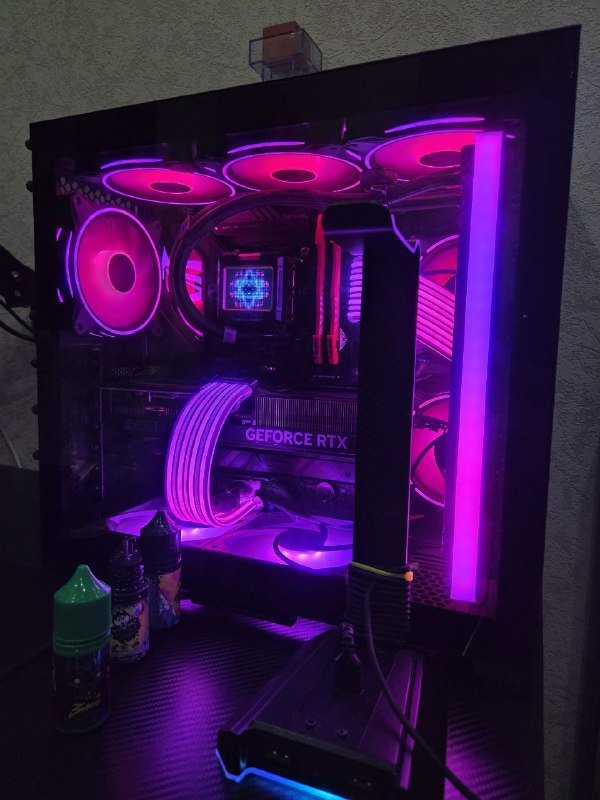 Компьютерные комплектующие: видеокарта, процессор, плата, память, SSD, водянка, блок питания, корпус