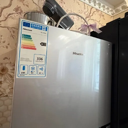 Холодильник Hisense