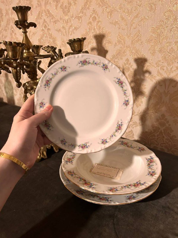 Новый чайный сервиз GDR Inglasur, набор тарелок Constance Thun, люстры Preciosa, хрустальные рюмки 2