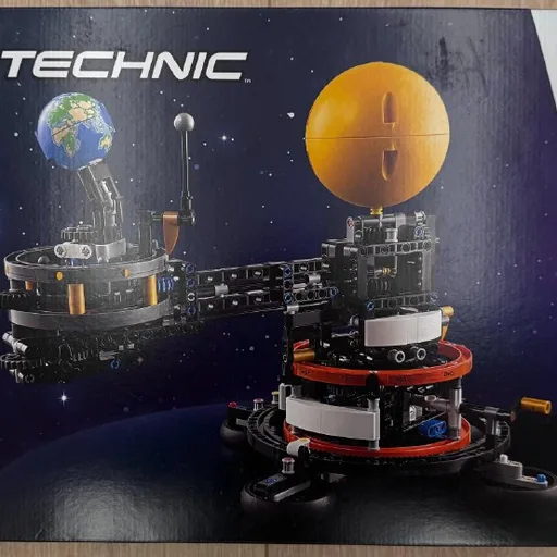 Unopened LEGO Technic 42179 Planet Earth and Moon in Orbit set