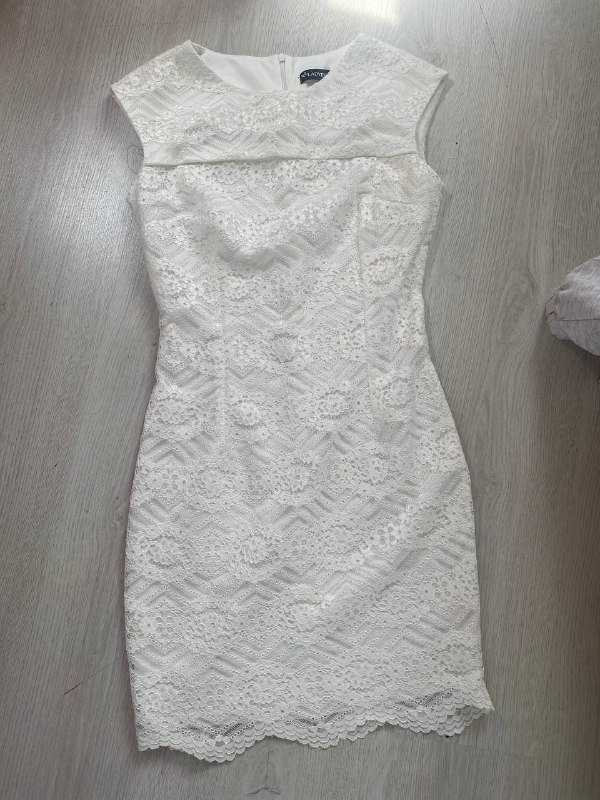 Белое кружевное платье размер S