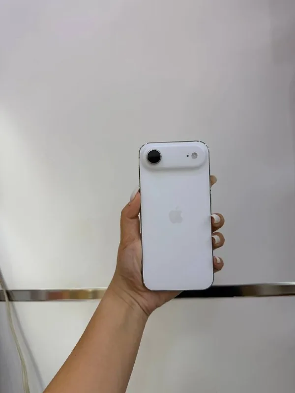 iPhone 17 Air 1