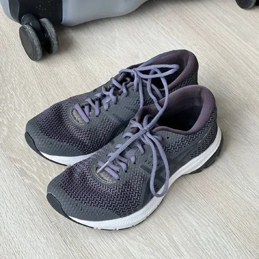 Кроссовки ASICS