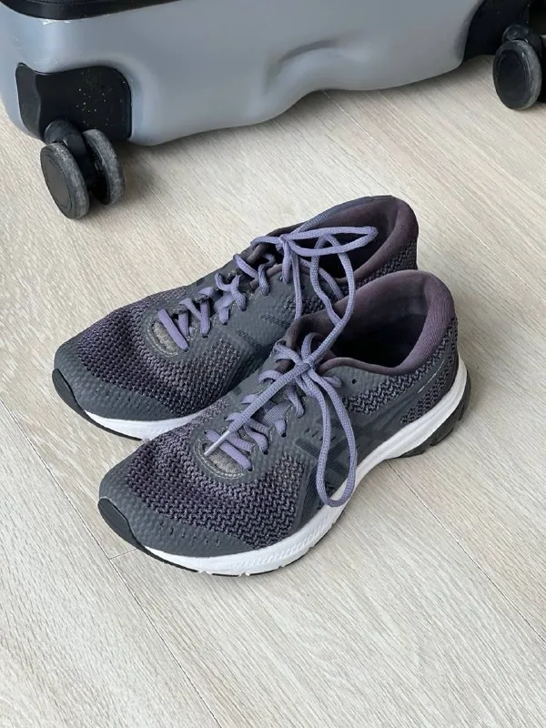 Кроссовки ASICS 1