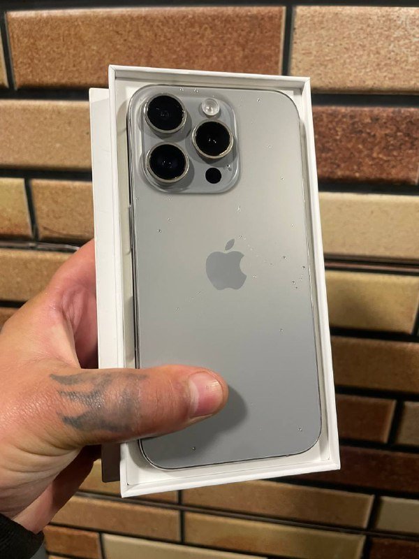 iPhone 15 Pro 128GB, iPhone 13 Pro Max 128GB 2