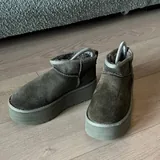 UGG Classic Ultra Mini Platform, 37 размер 1