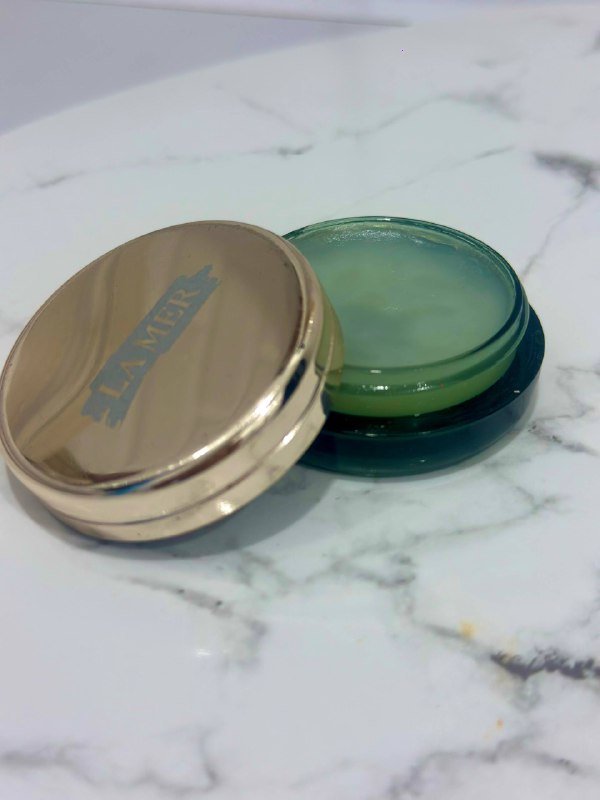 Помада Givenchy, масло для губ Victoria's Secret, La Mer, тени для век 5