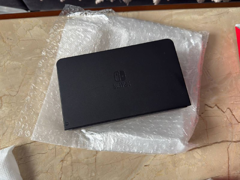 Nintendo Switch OLED, чехол, защитное стекло, 2 игры 4