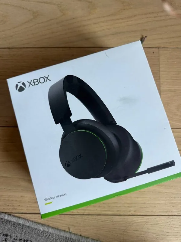 Xbox Wireless Headset 1