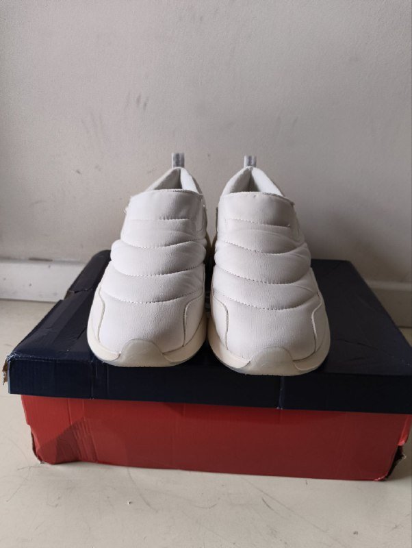 Кроссовки унисекс Reebok 42,5 EU 2