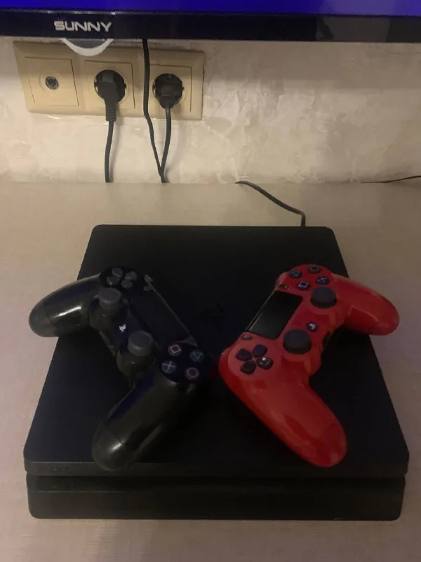 PlayStation 4 (PS4) 500 GB 1