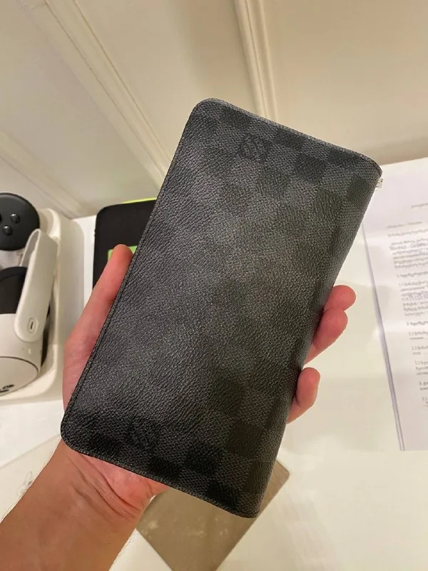 Louis Vuitton Zippy Organizer Damier Graphite 1