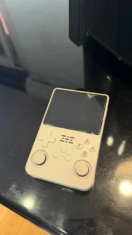 Portable gaming console Data Frog R36S
