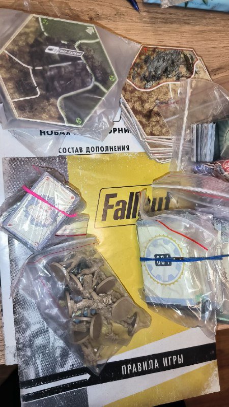 настольная игра Fallout базовая, дополнения Новая Калифорния, Атомные узы 3