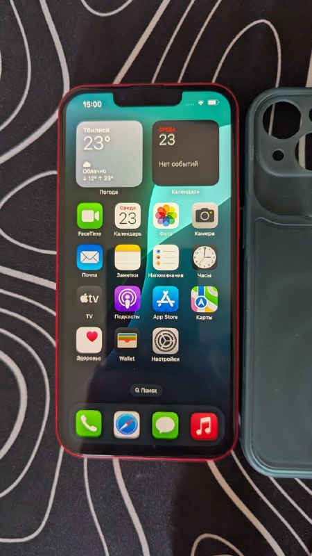iPhone 13 Product Red, в отличном состоянии 3