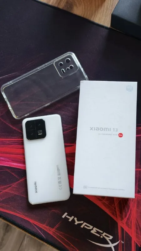 Телефон Xiaomi 13 12/256 1