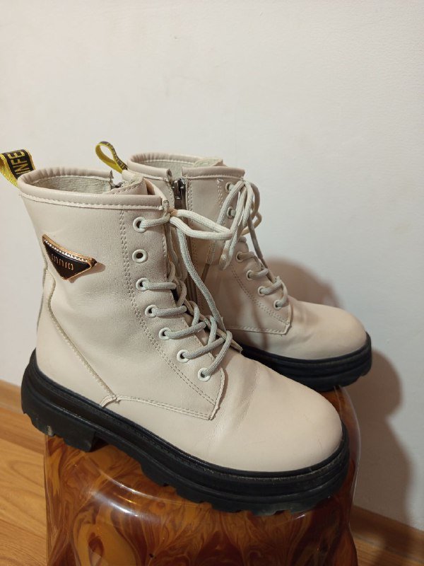 Женские ботинки размер 37