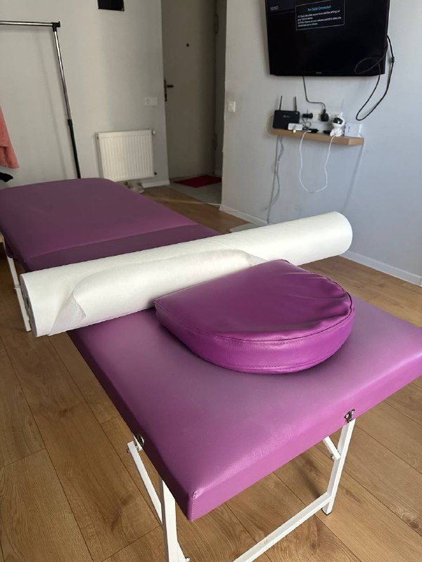 Массажный тату стол кушетка складной с простынями 3