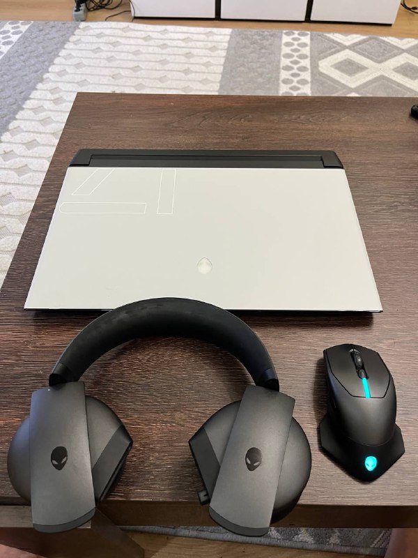 Alienware m17r3 i7 10 поколение, 2070super, 300hz, 1tb ssd, мышь, наушники 5