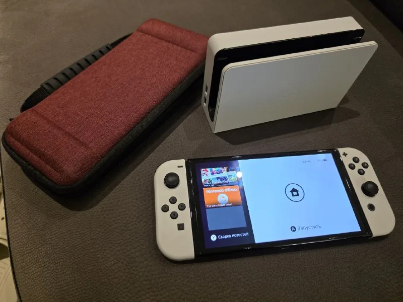 Біла Nintendo Switch OLED