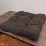 Стол, кресло Ikea Markus, робот-пылесос, подушка, шапочка 3