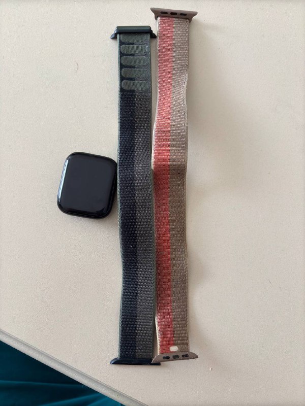 Apple Watch Series 7 with 2 original bands