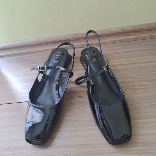 Лакированные чёрные туфли Corso