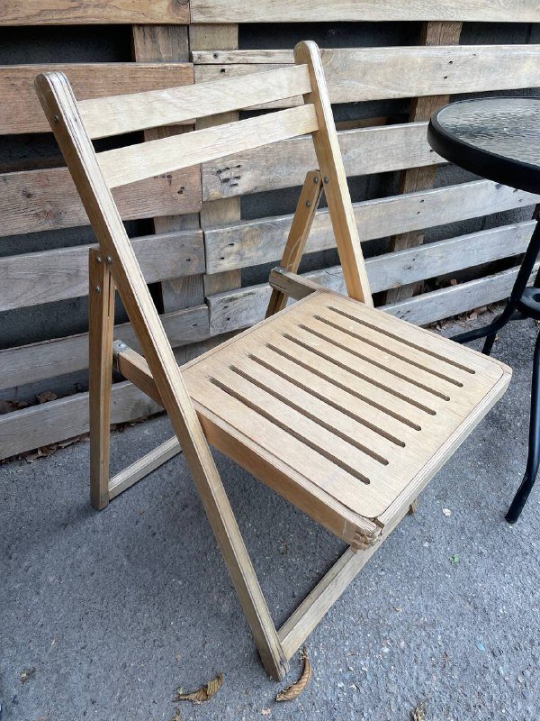 Стулья, столы, мангал, холодильник, баллон, печь 9