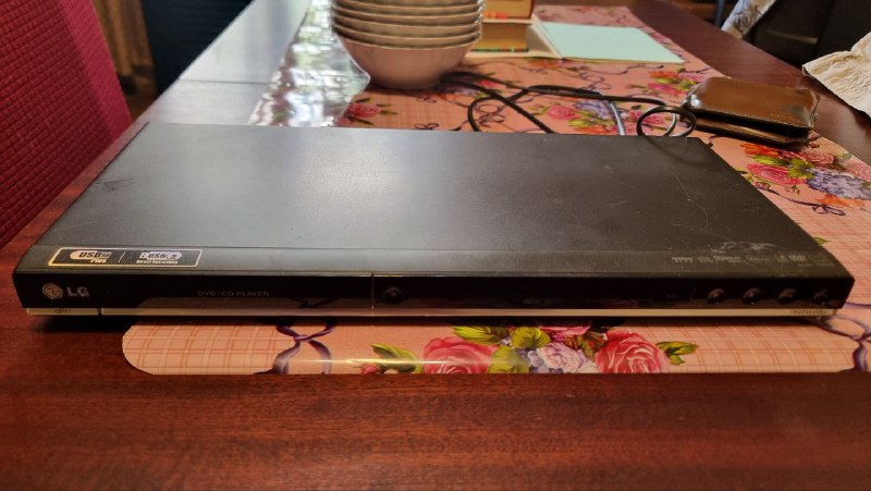 Кейс для SSD, останки планшета, материнская плата, DVD плеер, пленочный фотоаппарат 4