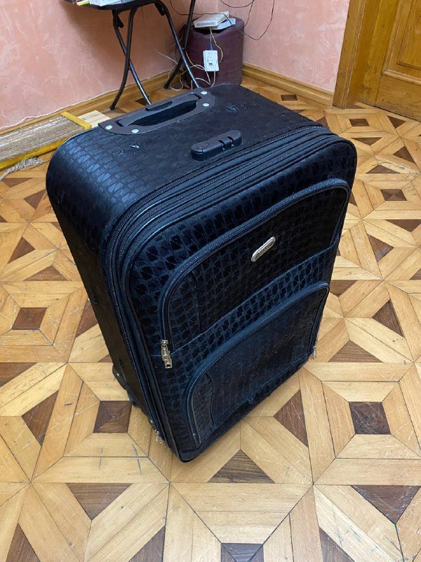 Чемодан с колесиками 30х42х70 см