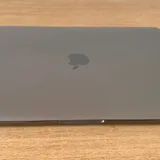 Ноутбук MacBook Pro с оригинальным блоком питания 2