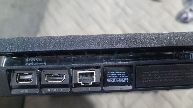 Playstation 4 500 GB, 2 джойстика, подставка для зарядки 1