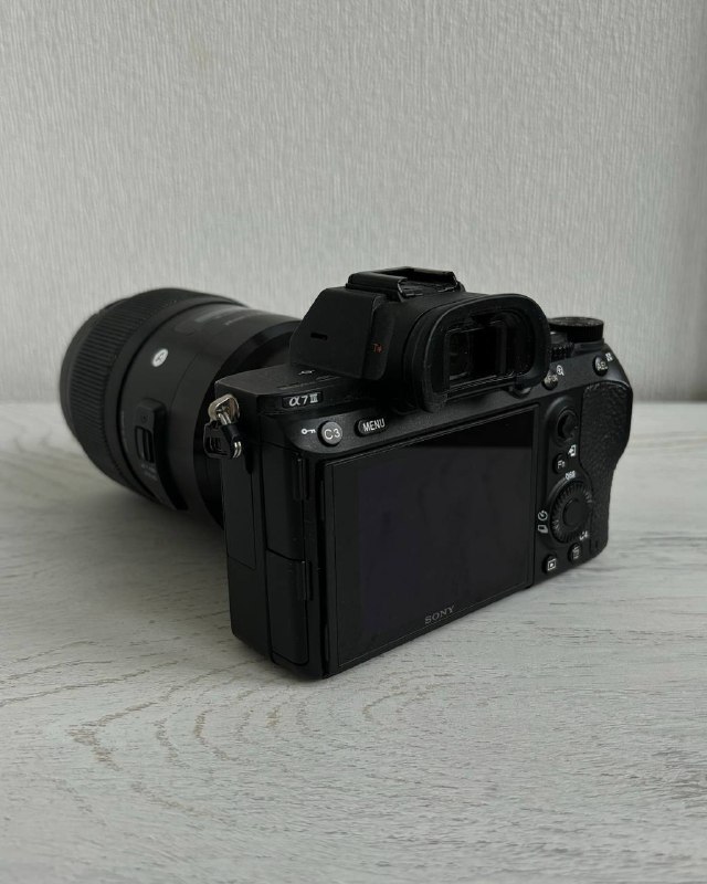 Sony A7 III фотоаппарат, объектив Sigma 35mm f/1.4 5