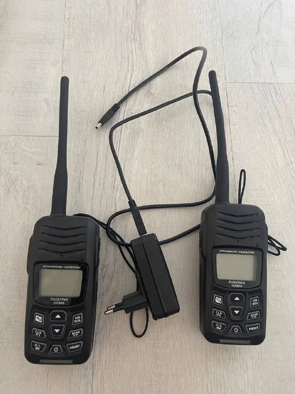 Морская портативная рация Standard Horizon HX300 1