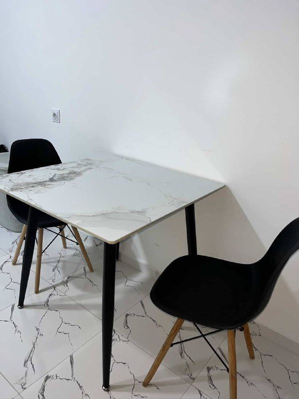 Шкаф, стол со стульями 7