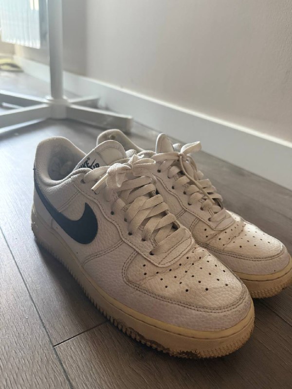 Nike Air Force size 40.5 with defect