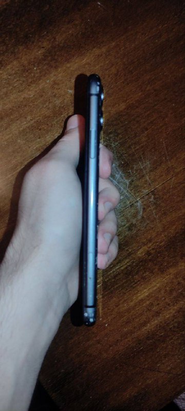Selling a smartphone with a cracked back cover 5
