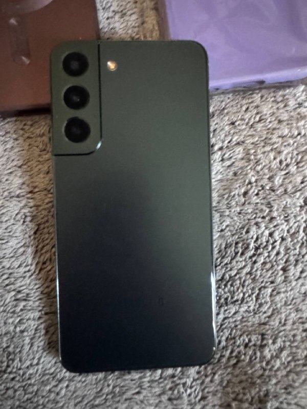 Samsung S22 250GB с чехлами