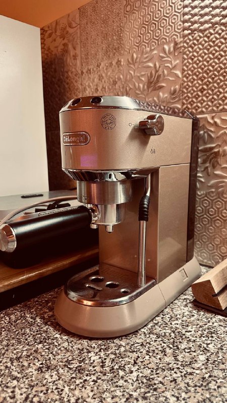 Кофемашина Delonghi Dedica Arte EC885.BG 2