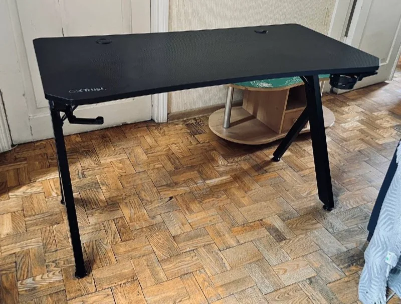 Игровой стол Trust GXT 700 Omnius 1