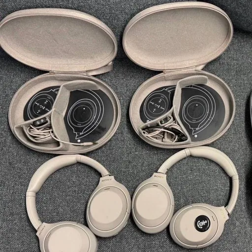 Наушники Sony WH-1000XM4