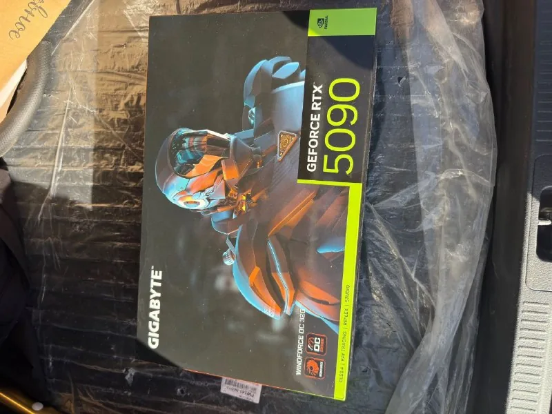 Видеокарта Gigabyte GeForce RTX 5090 1