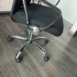 Офисное кресло 2