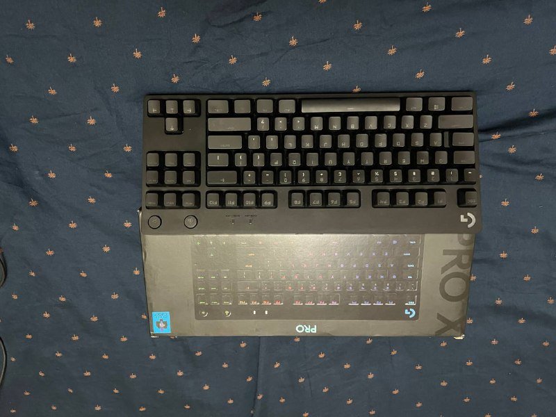 Механическая клавиатура Logitech G PRO X, игровые коврики Varmilo