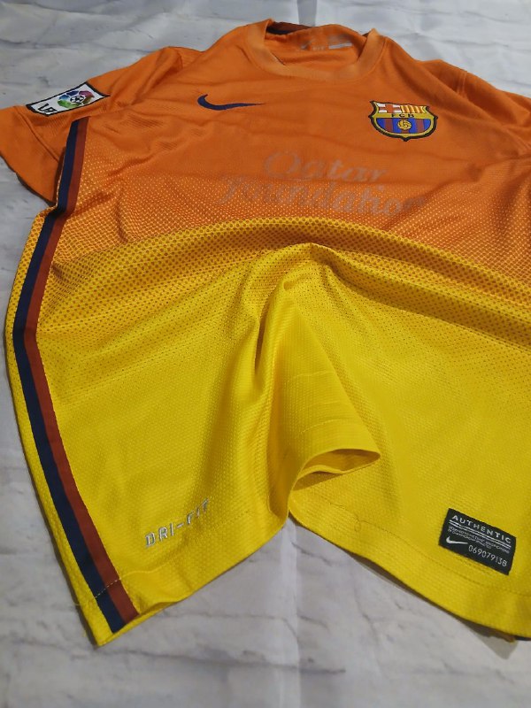 Nike Barcelona t-shirt size M 4