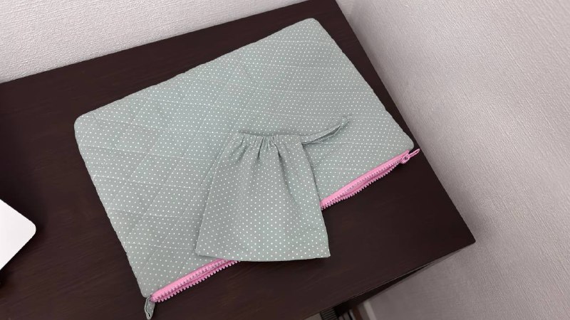 Чехол для макбука, перчатки ASOS, джинсы, свитер, топ, юбка, панама, лонгслив