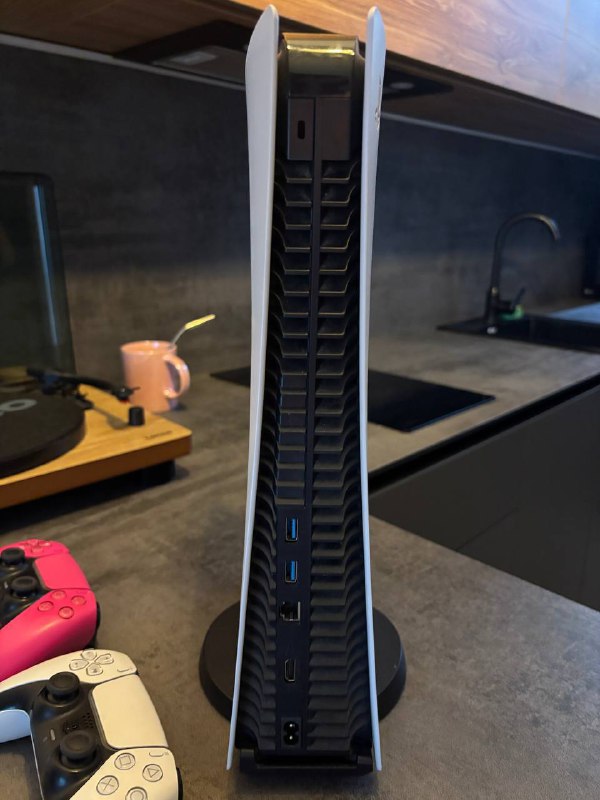PS5 Digital edition with 2 controllers and stand 4
