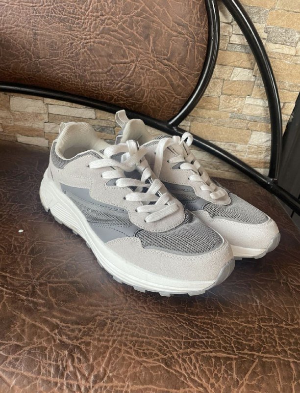 Кроссовки замшевые 42 размер 6