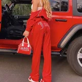 Красный костюм Juicy, кроссовки Balenciaga 1